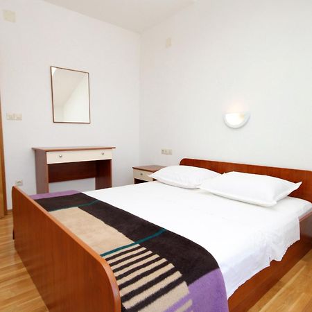 Apartments With A Parking Space Jelsa, Hvar - 8765 Jelsa  Rom bilde