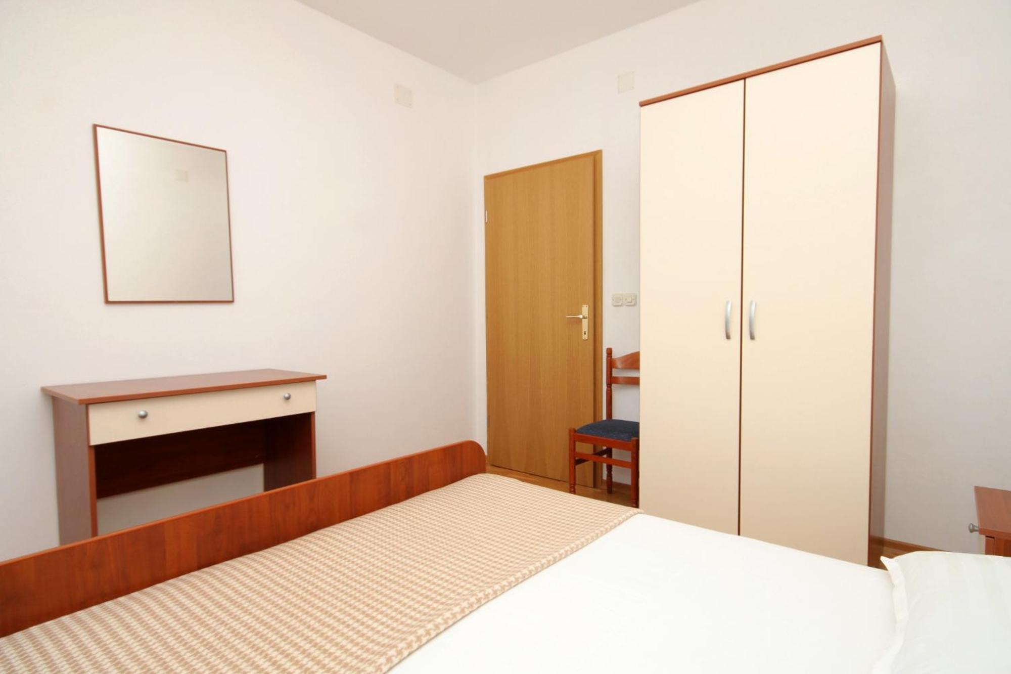 Apartments With A Parking Space Jelsa, Hvar - 8765 Jelsa  Rom bilde